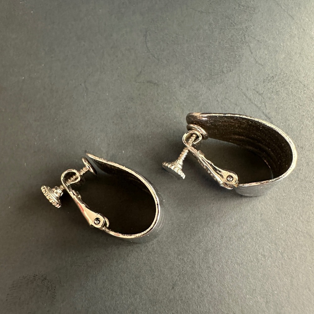 Napier‎ Screw Back Earrings Vintage Silver Tone Sculptural Minimalist Hoop